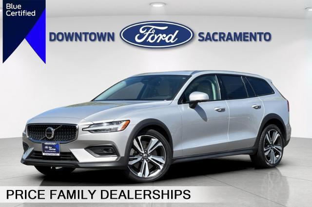 Photo of 2024 Silver Volvo V60 Cross Country