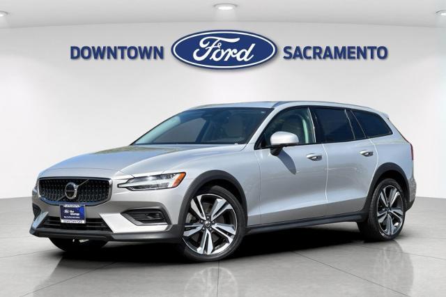 Photo of 2024 Silver Volvo V60 Cross Country