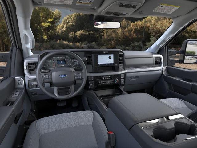 Photo of 2025 Oxford White Ford F-250