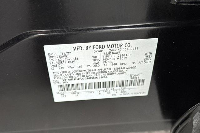 Photo of 2022 Agate Black Metallic Ford Edge