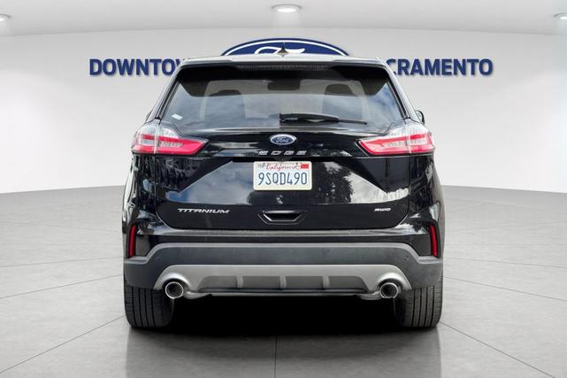 Photo of 2022 Agate Black Metallic Ford Edge