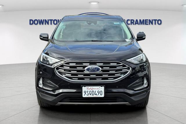Photo of 2022 Agate Black Metallic Ford Edge