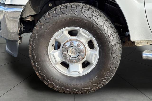 Photo of 2012 Oxford White Ford F-250