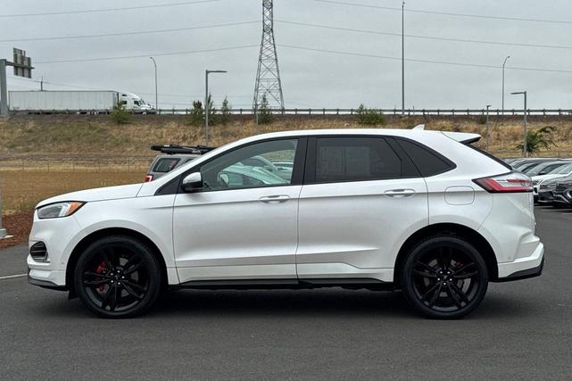 Photo of 2019 White Platinum Ford Edge