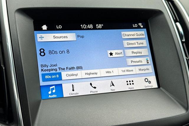 Photo of 2019 White Platinum Ford Edge