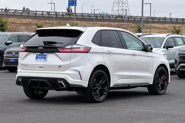 Photo of 2019 White Platinum Ford Edge