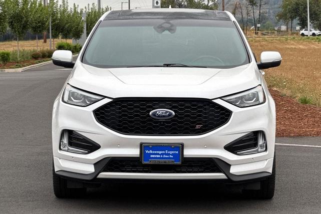 Photo of 2019 White Platinum Ford Edge