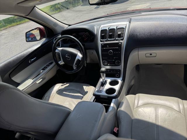 Photo of 2009 Red GMC Acadia