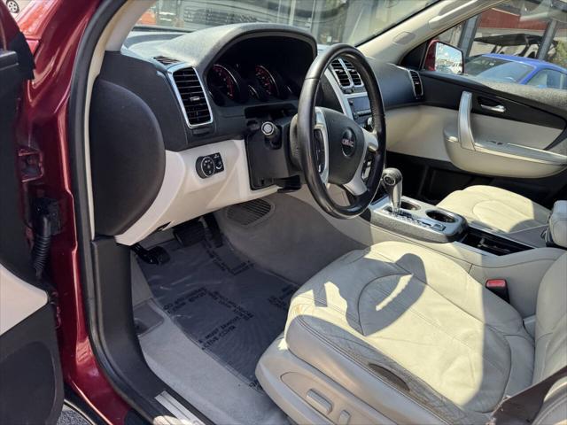 Photo of 2009 Red GMC Acadia