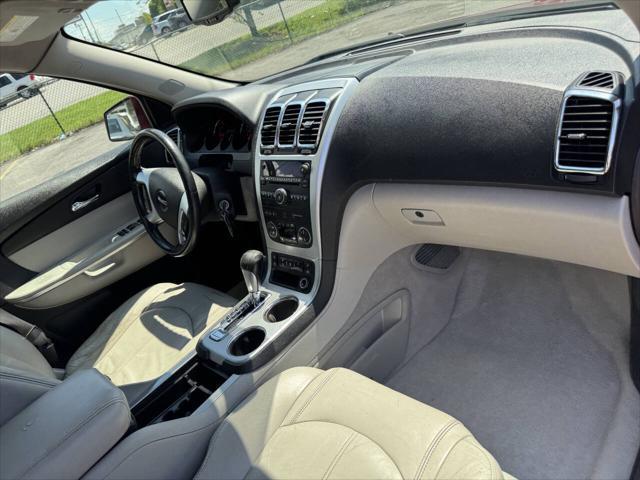 Photo of 2009 Red GMC Acadia