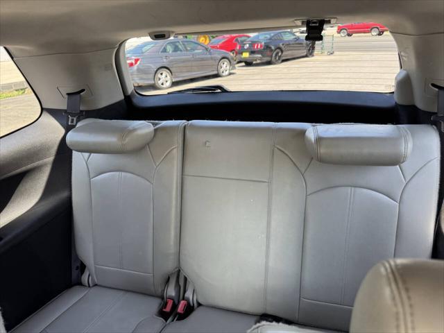 Photo of 2009 Red GMC Acadia