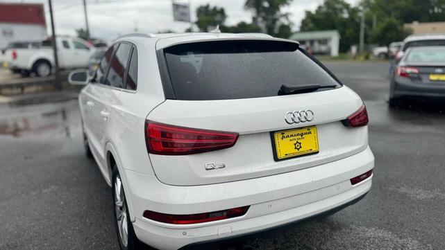 Photo of 2017 White Audi Q3