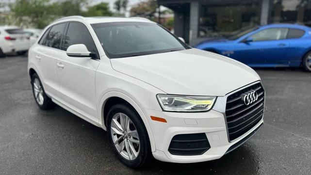 Photo of 2017 White Audi Q3