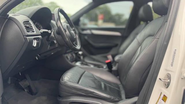 Photo of 2017 White Audi Q3