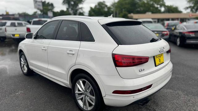 Photo of 2017 White Audi Q3