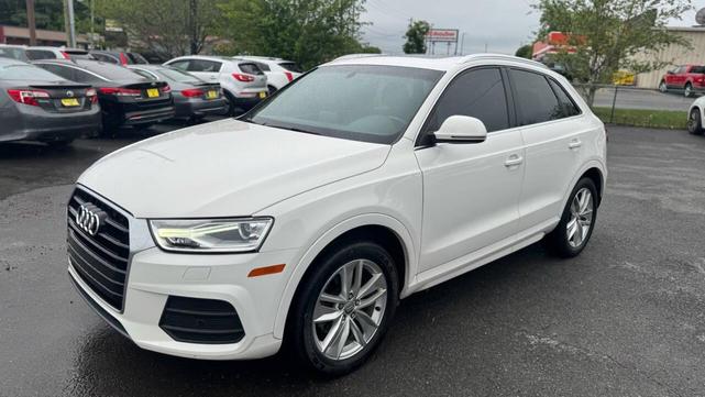 Photo of 2017 White Audi Q3