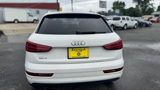 Photo of 2017 White Audi Q3