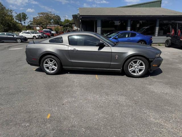 Photo of 2011 Sterling Gray Metallic Ford Mustang