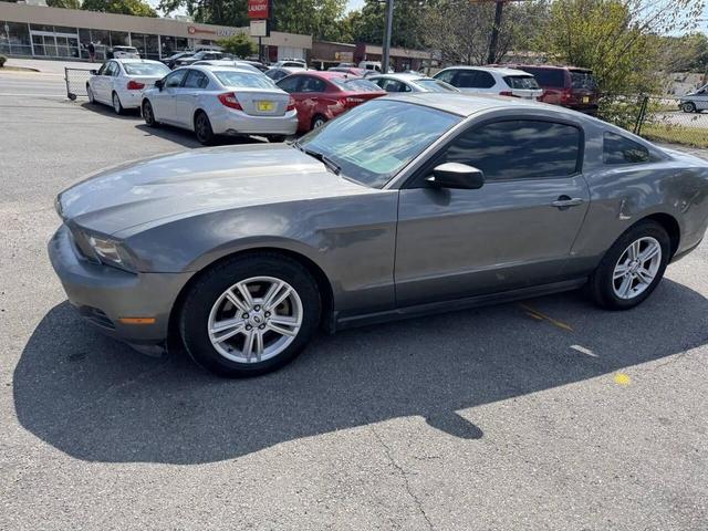 Photo of 2011 Sterling Gray Metallic Ford Mustang