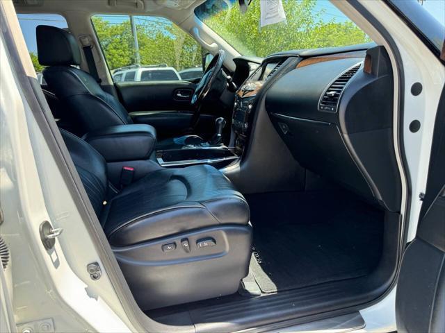 Photo of 2013 Moonlight White INFINITI QX56
