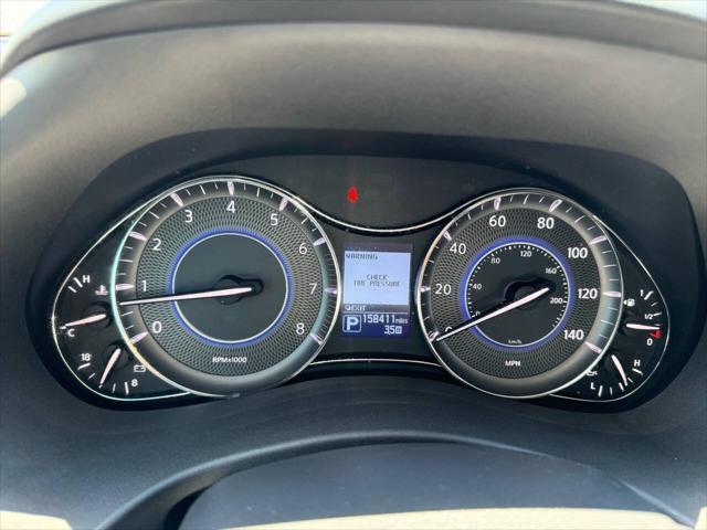 Photo of 2013 Moonlight White INFINITI QX56