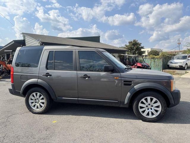 Photo of 2006 Bonatti Gray Land Rover LR3