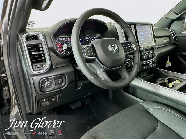 Photo of 2025 Granite Crystal Clearcoat Metallic RAM 1500