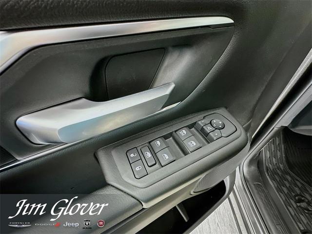Photo of 2025 Granite Crystal Clearcoat Metallic RAM 1500