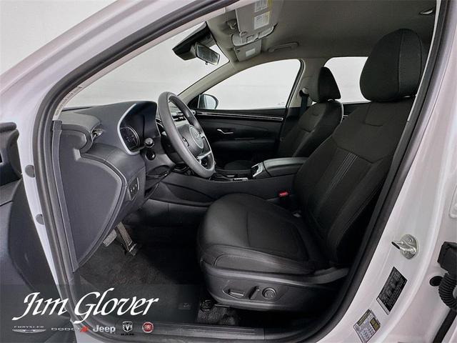 Photo of 2024 White Pearl Hyundai TUCSON