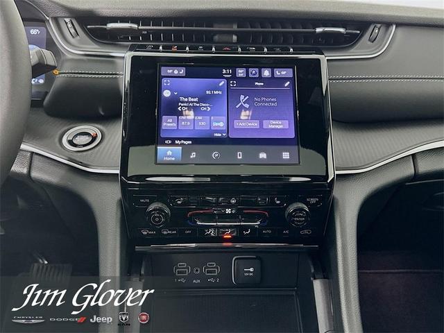 Photo of 2025 Bright White Clearcoat Jeep Grand Cherokee L