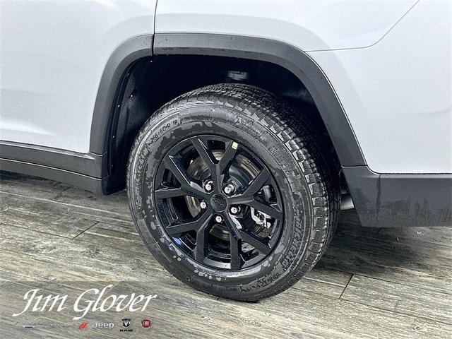Photo of 2025 Bright White Clearcoat Jeep Grand Cherokee L