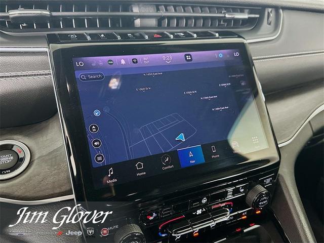 Photo of 2022 Metallic Jeep Grand Cherokee L