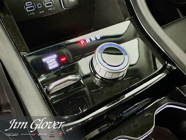 Photo of 2022 Metallic Jeep Grand Cherokee L