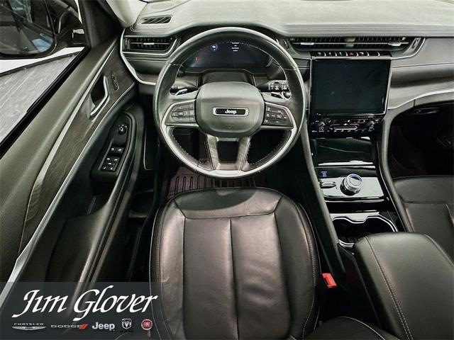 Photo of 2022 Metallic Jeep Grand Cherokee L