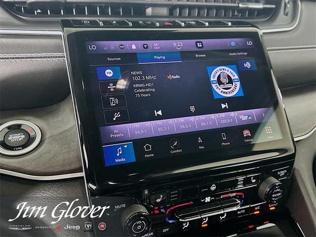 Photo of 2022 Metallic Jeep Grand Cherokee L
