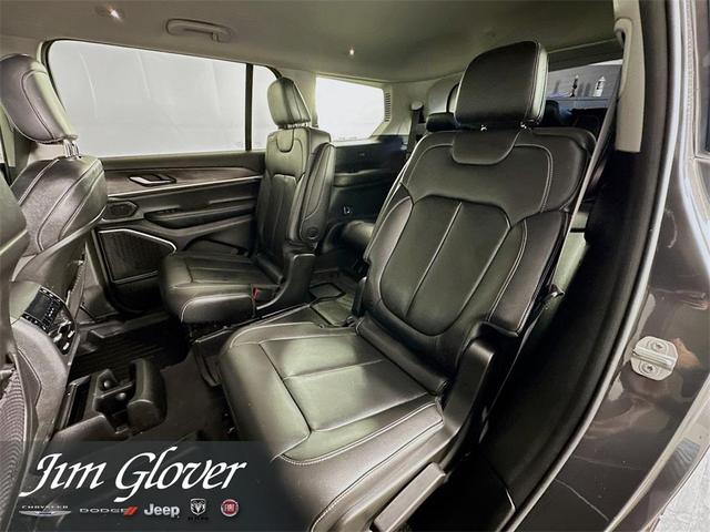 Photo of 2022 Metallic Jeep Grand Cherokee L