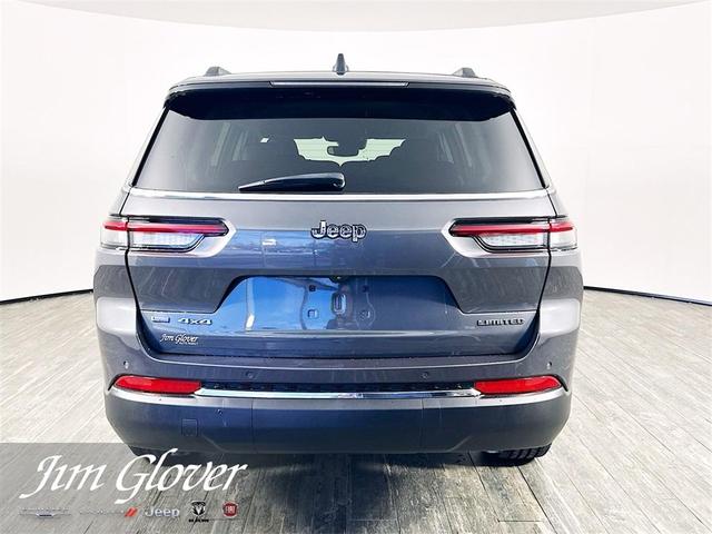 Photo of 2022 Metallic Jeep Grand Cherokee L