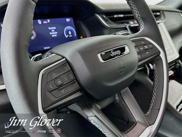 Photo of 2025 Bright White Clearcoat Jeep Grand Cherokee L