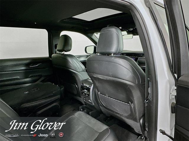 Photo of 2025 Bright White Clearcoat Jeep Grand Cherokee L
