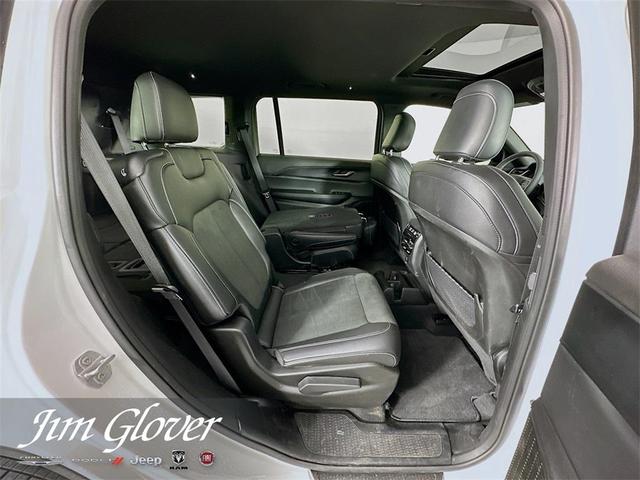 Photo of 2025 Bright White Clearcoat Jeep Grand Cherokee L