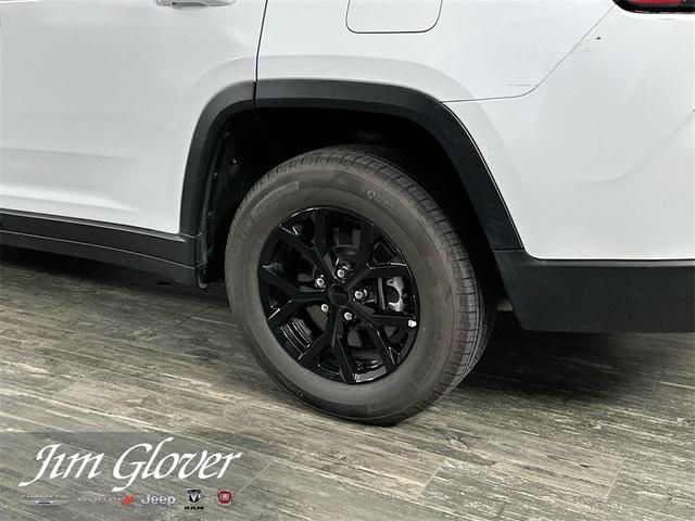 Photo of 2025 Bright White Clearcoat Jeep Grand Cherokee L