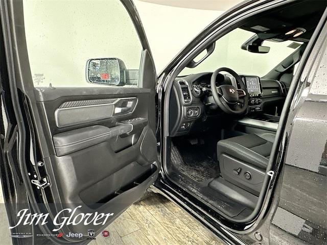 Photo of 2025 Diamond Black RAM 1500