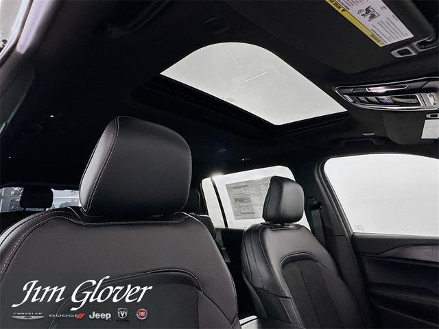 Photo of 2025 Diamond Black Jeep Grand Cherokee L