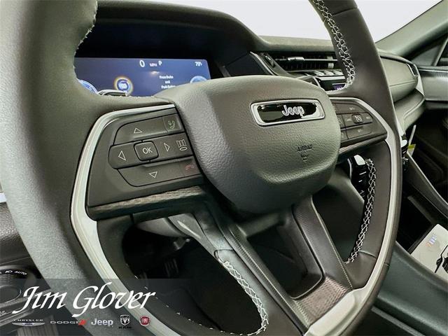 Photo of 2025 Diamond Black Jeep Grand Cherokee L