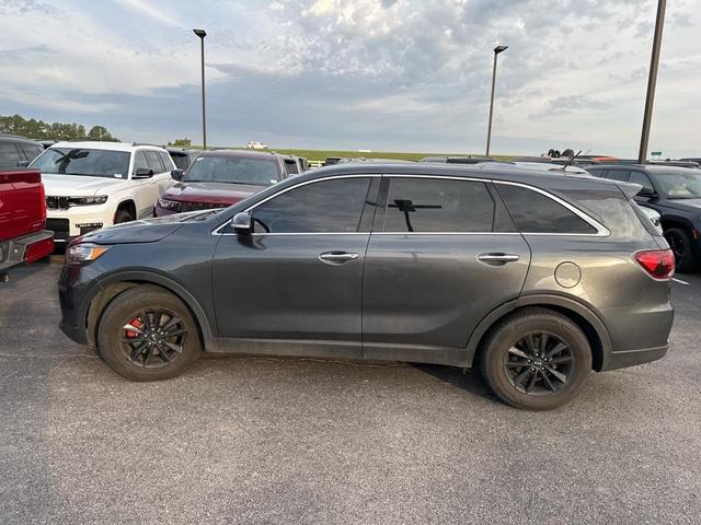 Photo of 2020 Gravity Gray Kia Sorento