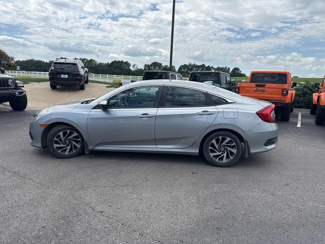 Photo of 2018 Lunar Silver Metallic Honda Civic