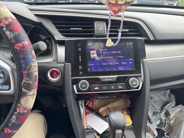 Photo of 2018 Lunar Silver Metallic Honda Civic