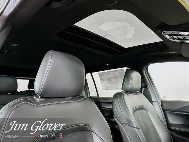 Photo of 2025 Diamond Black Jeep Grand Cherokee L