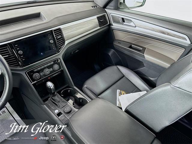 Photo of 2022 Pure White Volkswagen Atlas Cross Sport