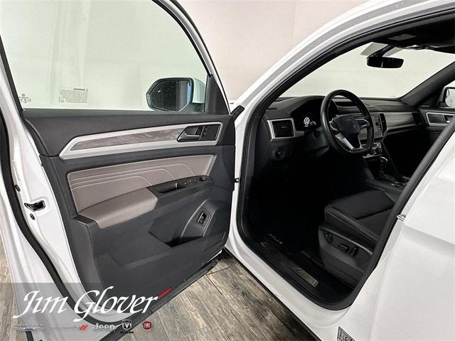 Photo of 2022 Pure White Volkswagen Atlas Cross Sport